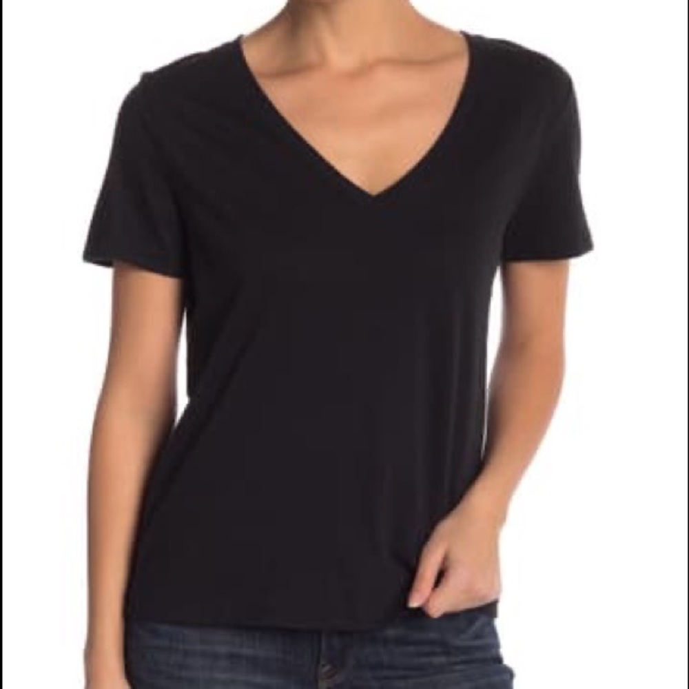 Bp V-neck short sleeve T-shirt 🎀